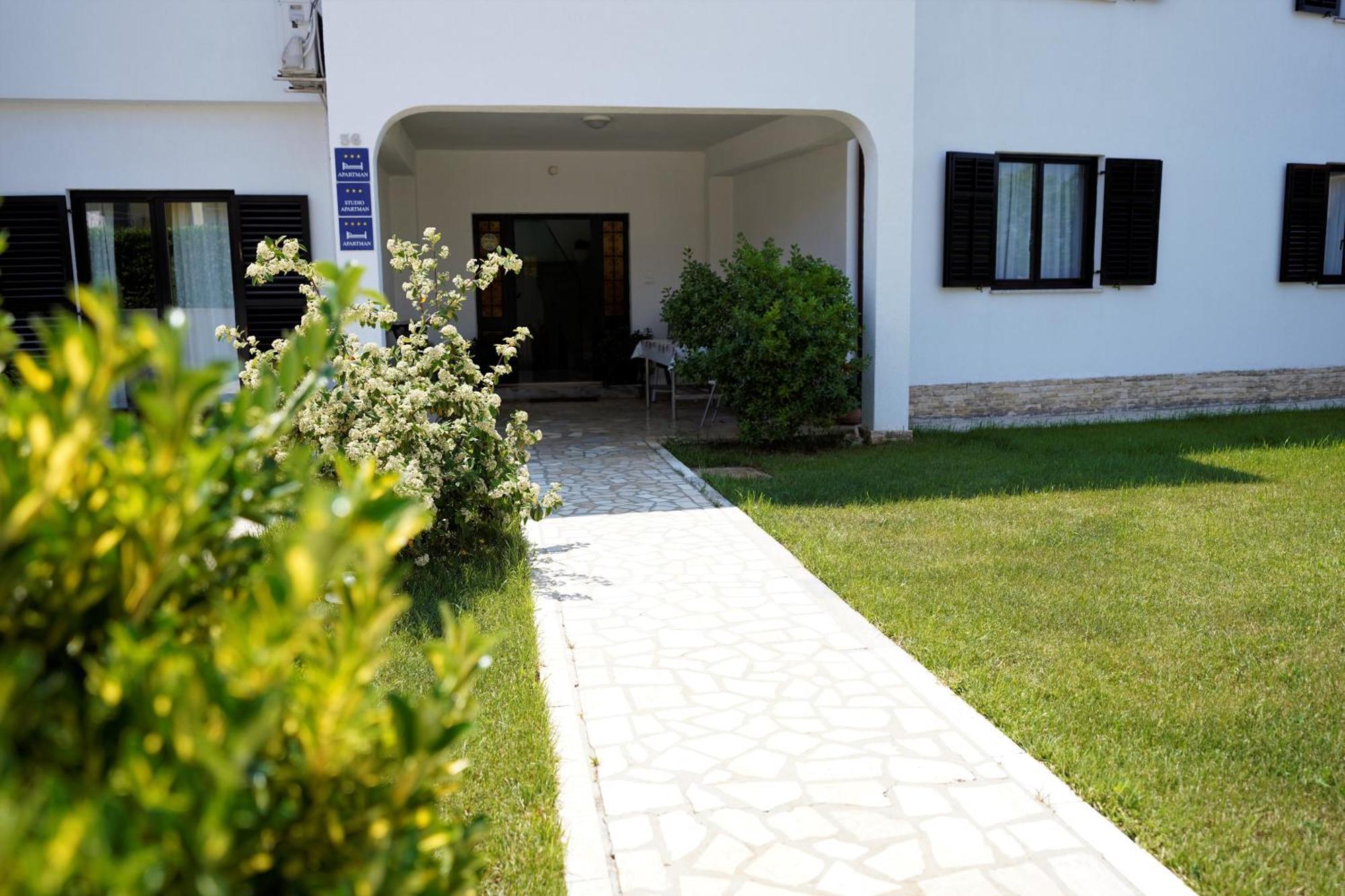 Apartman Nada I Fažana Exterior foto